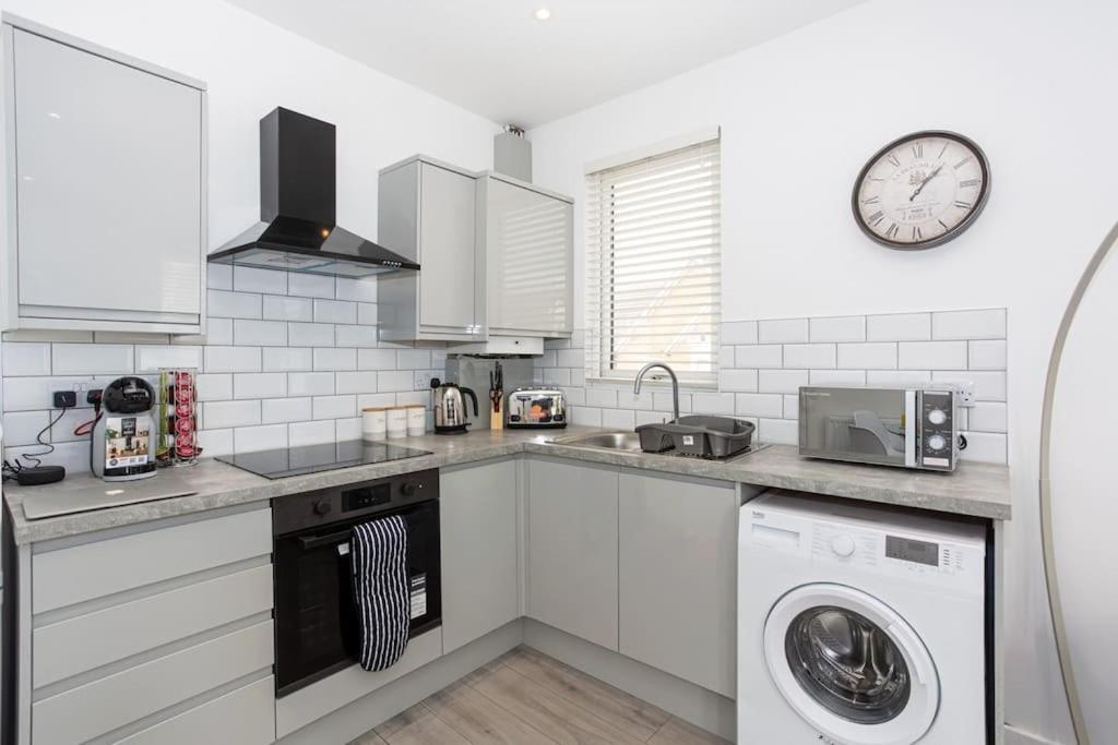 2 Bed Apartment Near The Beach Southend-on-Sea Ngoại thất bức ảnh